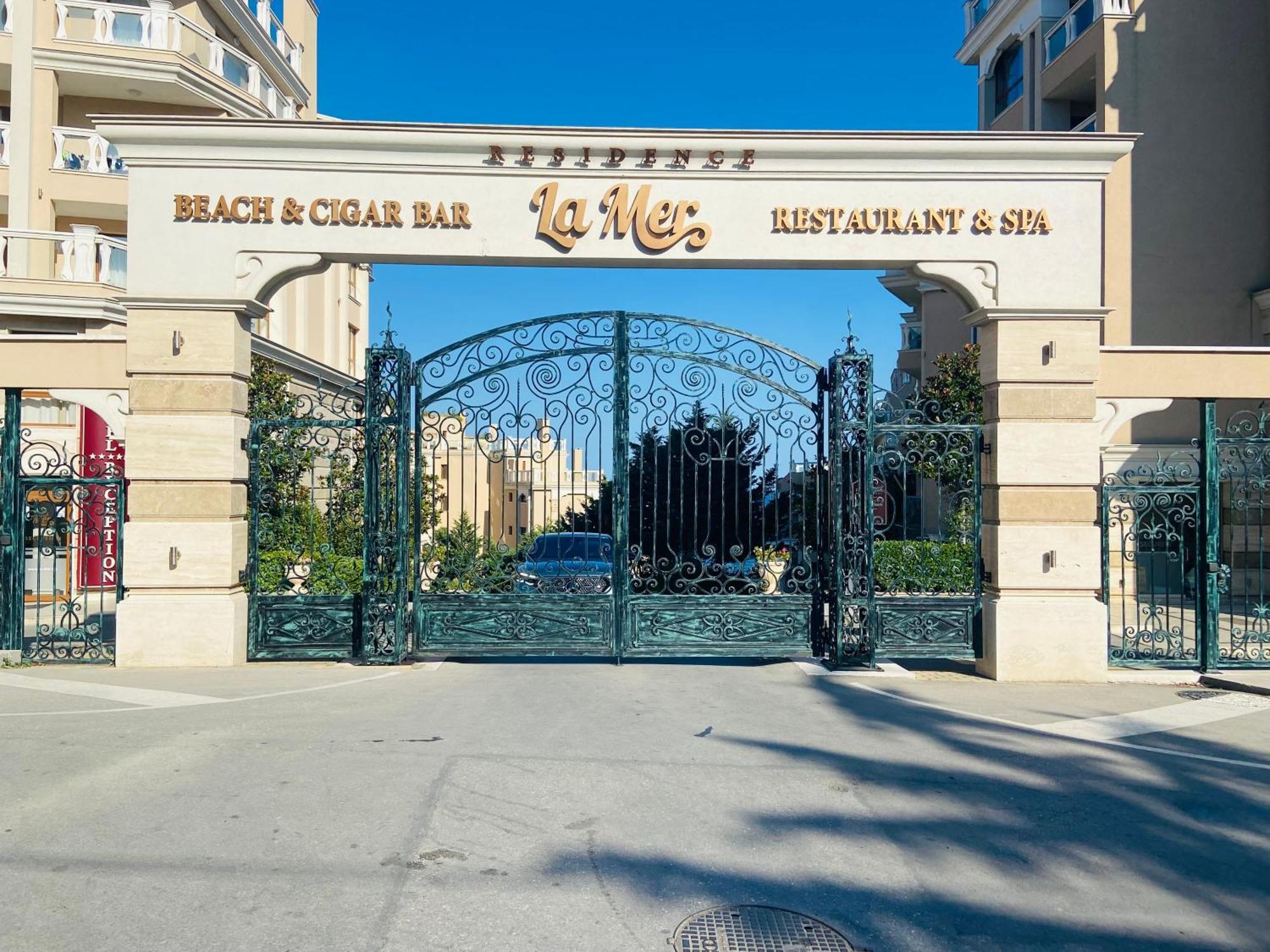 1Bd Ap In La Mer Complex Private Beach And Pool Golden Sands Exterior photo